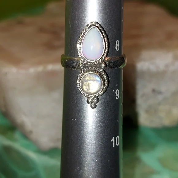 Moonstone and Opal Double Stone Ring - Picture 5 of 7